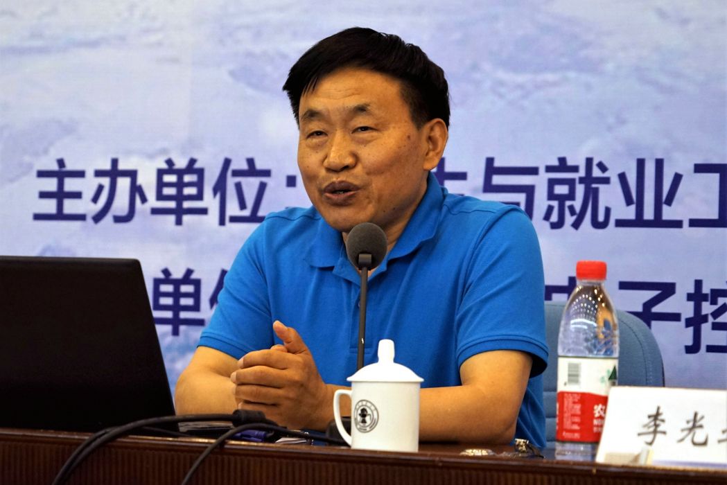 李光亞(運載火箭技術專家,中國運載火箭技術研究院(航天一院)原黨委副書記、研究員) 李光亞(運載火箭技術專家,中國運載火箭技術研究院(航天一院)原黨委副書記、研究員)