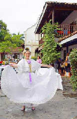 傳統的巴拿馬長裙