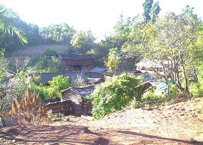 階密村 階密村