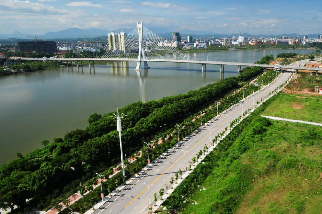信江大橋(中國江西省鷹潭市境內過江通道) 信江大橋(中國江西省鷹潭市境內過江通道)