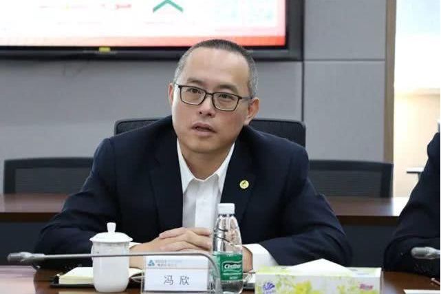 馮欣(雅生活服務執行董事,副總裁) 馮欣(雅生活服務執行董事,副總裁)