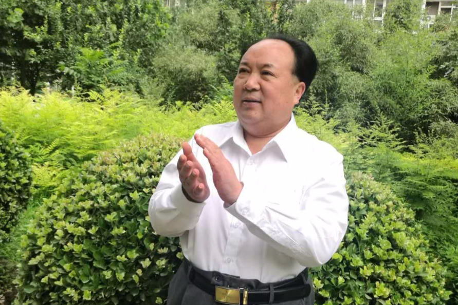 古小月(毛澤東特型演員) 古小月(毛澤東特型演員)
