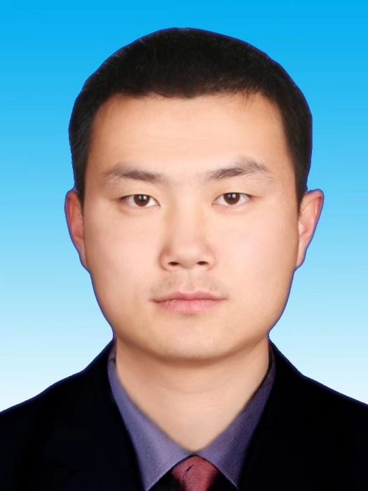 薛東(內蒙古自治區錫林郭勒盟烏拉蓋管理區民政局黨組成員、副局長) 薛東(內蒙古自治區錫林郭勒盟烏拉蓋管理區民政局黨組成員、副局長)