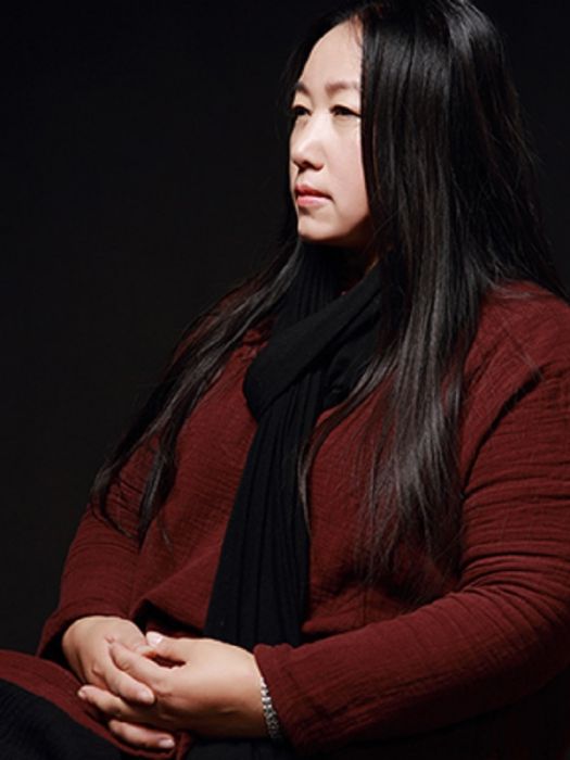 李寶鳳(中國剪紙藝術家,被譽為“中華第一剪”) 李寶鳳(中國剪紙藝術家,被譽為“中華第一剪”)