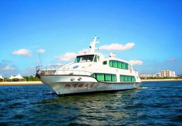 乘坐“紅嘴鷗”遊船遊覽美麗的湛江港灣