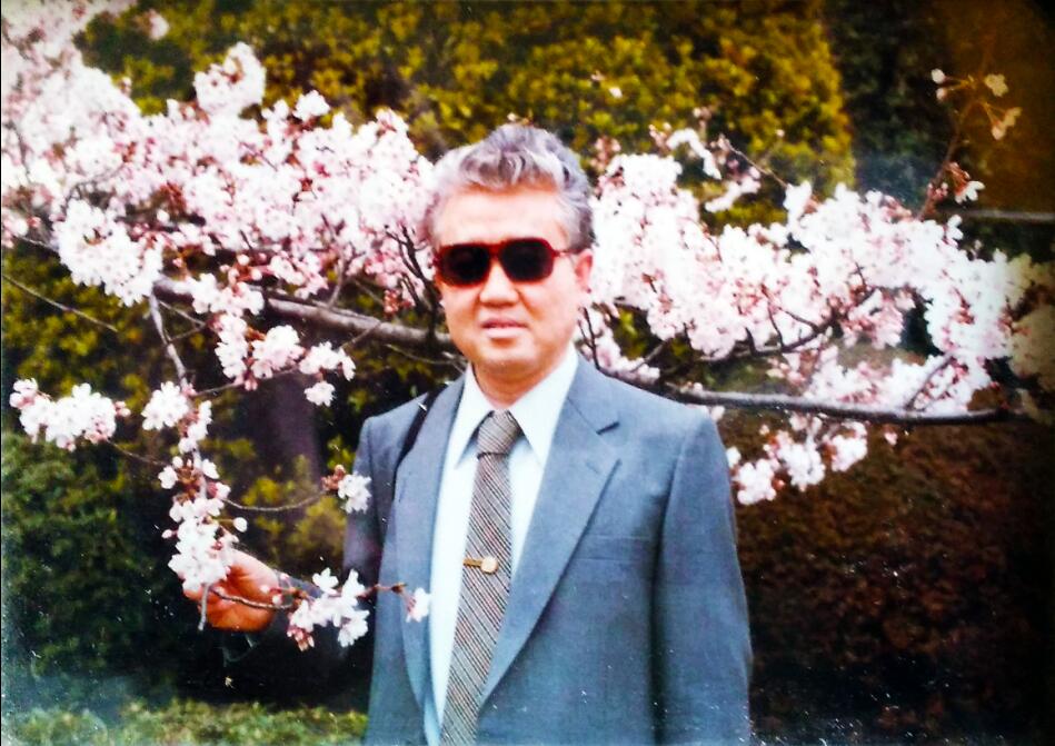 1983年春，王先生在神戶