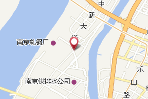 旗桿下
