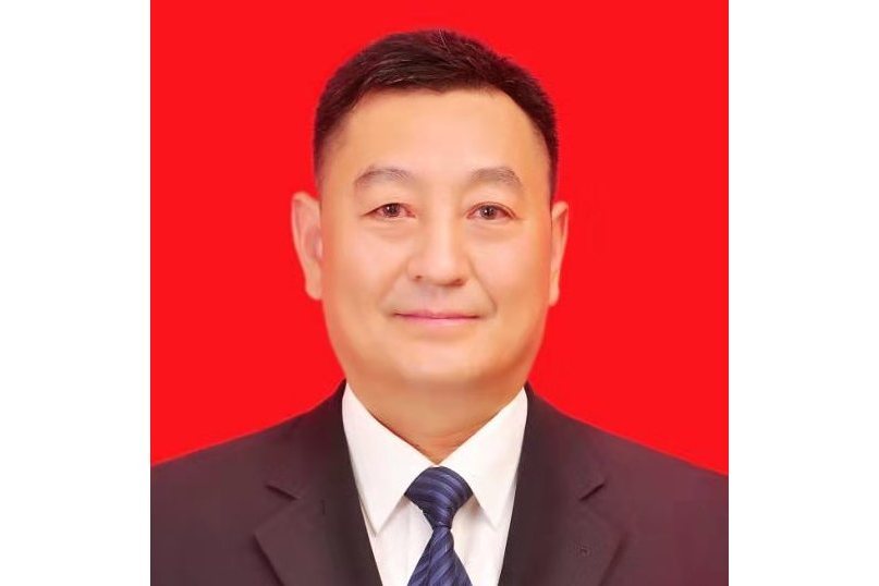 何文毅(湖北省十堰市鄖西縣農業農村局黨組成員、縣蔬菜產業發展中心主任) 何文毅(湖北省十堰市鄖西縣農業農村局黨組成員、縣蔬菜產業發展中心主任)
