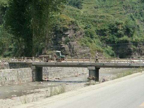 塘房村(雲南省華坪縣船房鄉塘房村) 塘房村(雲南省華坪縣船房鄉塘房村)