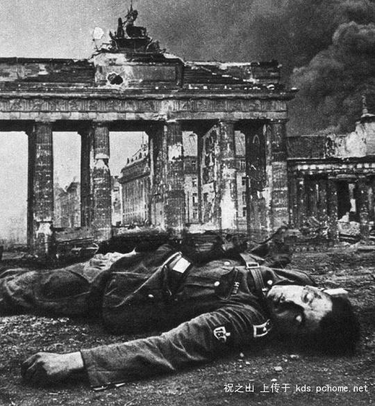 315國民擲彈兵師陣亡於布蘭登堡門