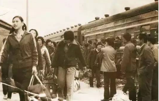 20世紀80年代中國女排乘火車到漳州北站（原漳州站））