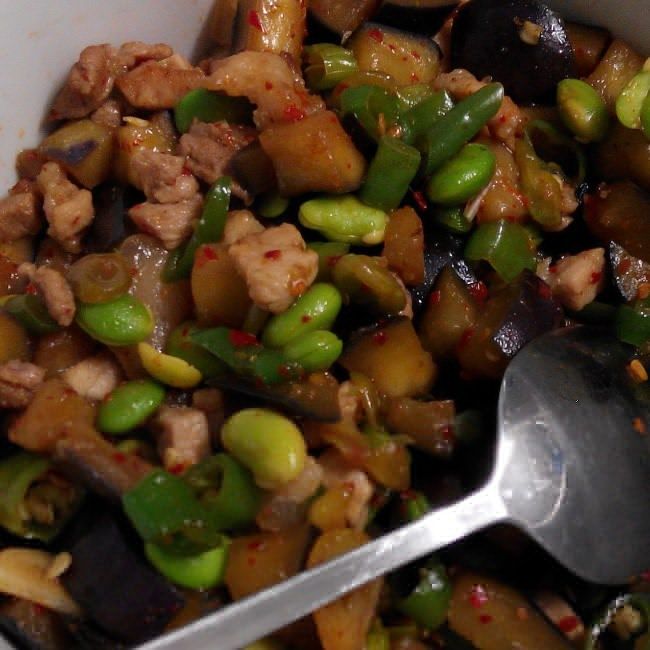 毛豆茄丁炒肉 毛豆茄丁炒肉