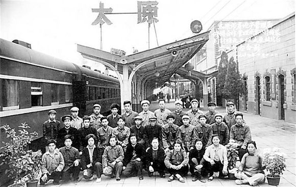 21型客車在太原站