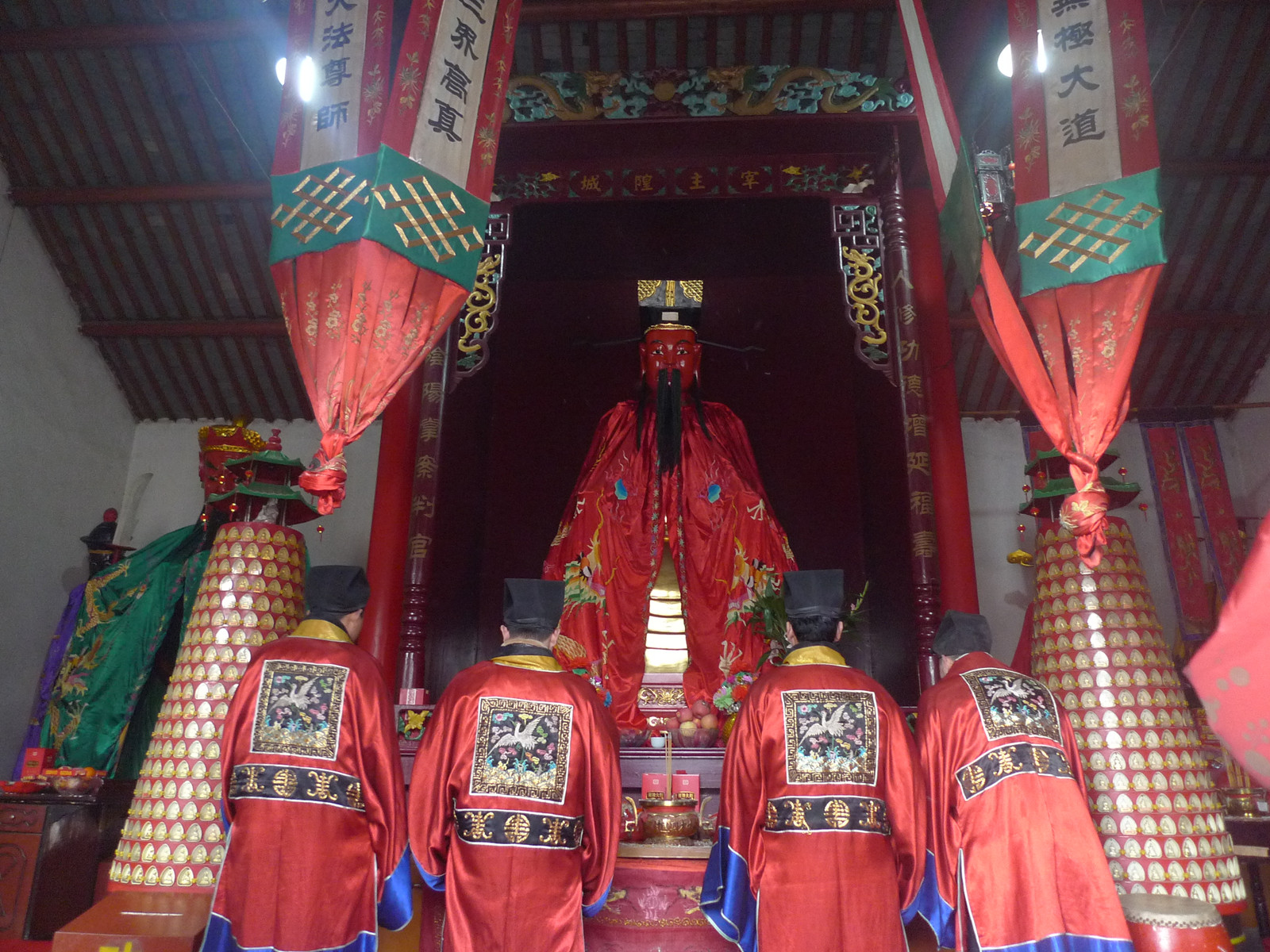 靖江城隍老爺神像