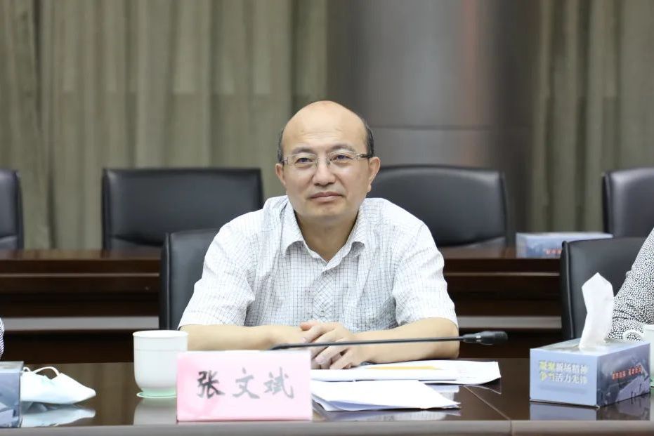 張文斌(上海農村產權交易所黨支部書記、董事長) 張文斌(上海農村產權交易所黨支部書記、董事長)