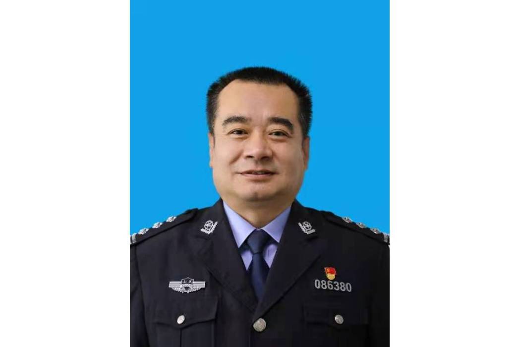 李彤(山東省聊城市東阿縣政府副縣長、黨組成員,縣公安局黨委書記、局長) 李彤(山東省聊城市東阿縣政府副縣長、黨組成員,縣公安局黨委書記、局長)