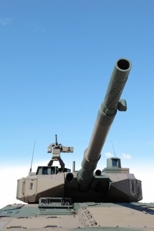 13式裝備一門低后座力105毫米火炮