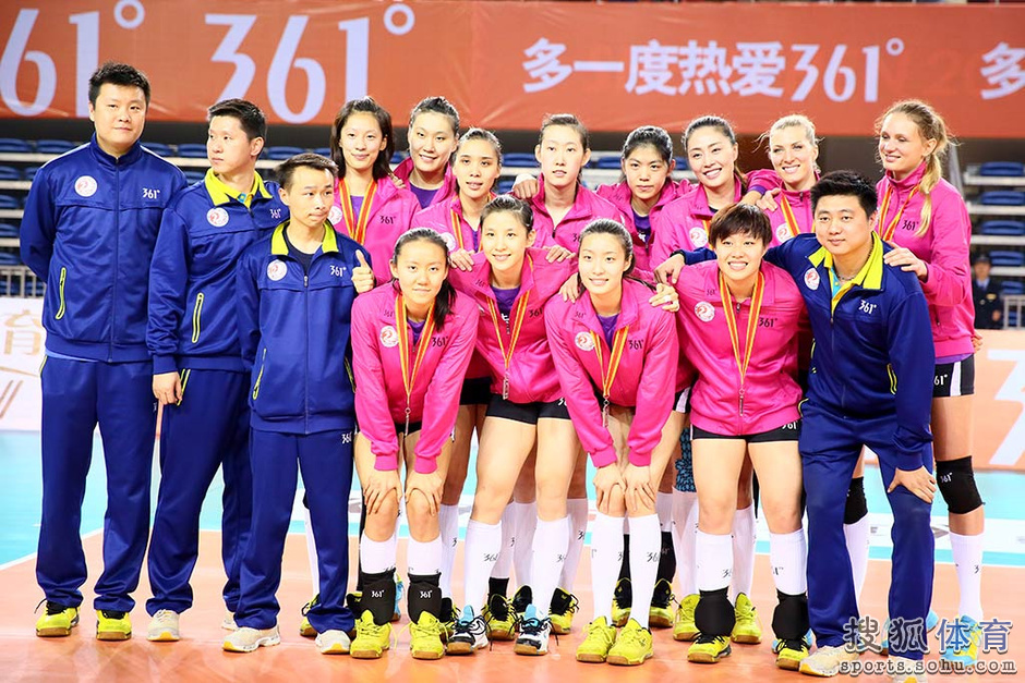 上海女排獲得銀牌