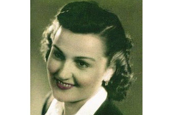 Marie Logoreci Marie Logoreci