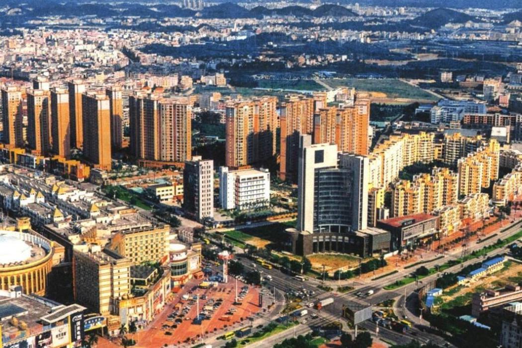 長塘村(廣東省東莞市大朗鎮長塘社區轄自然村) 長塘村(廣東省東莞市大朗鎮長塘社區轄自然村)