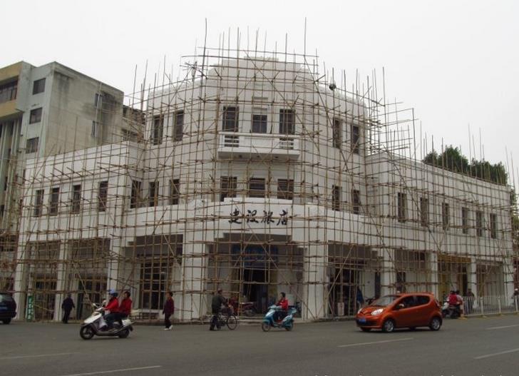 廣東湛江市建設旅店舊址粉刷一新