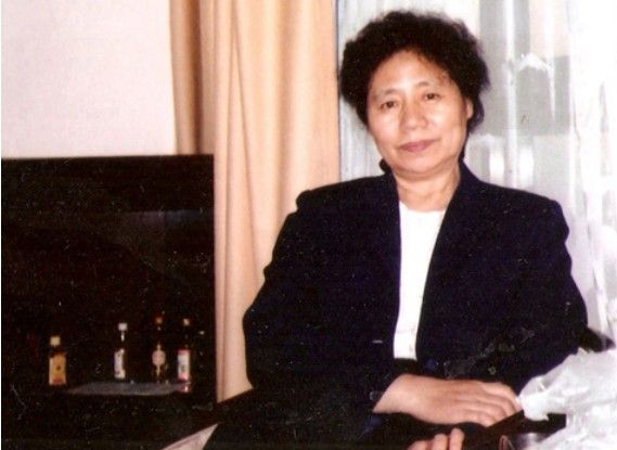 崔振國(中國少數民族美術促進會副秘書長) 崔振國(中國少數民族美術促進會副秘書長)