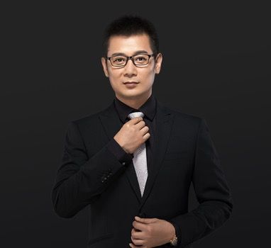 王明峰(呦藍創始人) 王明峰(呦藍創始人)