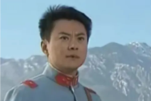 劉伯恩(情感劇《大理公主》中的角色,由王斑飾演) 劉伯恩(情感劇《大理公主》中的角色,由王斑飾演)