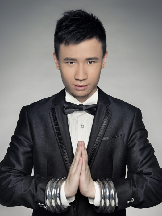 張佳榮(製片人、導演、演員) 張佳榮(製片人、導演、演員)