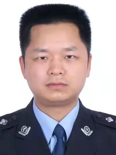 陳宏(廣西壯族自治區南寧市賓陽縣人民政府黨組成員、副縣長,縣委政法委副書記,縣公安局黨委書記、局長) 陳宏(廣西壯族自治區南寧市賓陽縣人民政府黨組成員、副縣長,縣委政法委副書記,縣公安局黨委書記、局長)