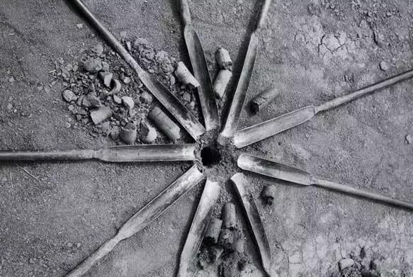 古墓機關埋地下千百年連鐵器都生鏽，真的還會有千年不朽的機關嗎