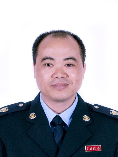 林軍(賀州市平桂區稅務局黨委委員、副局長) 林軍(賀州市平桂區稅務局黨委委員、副局長)