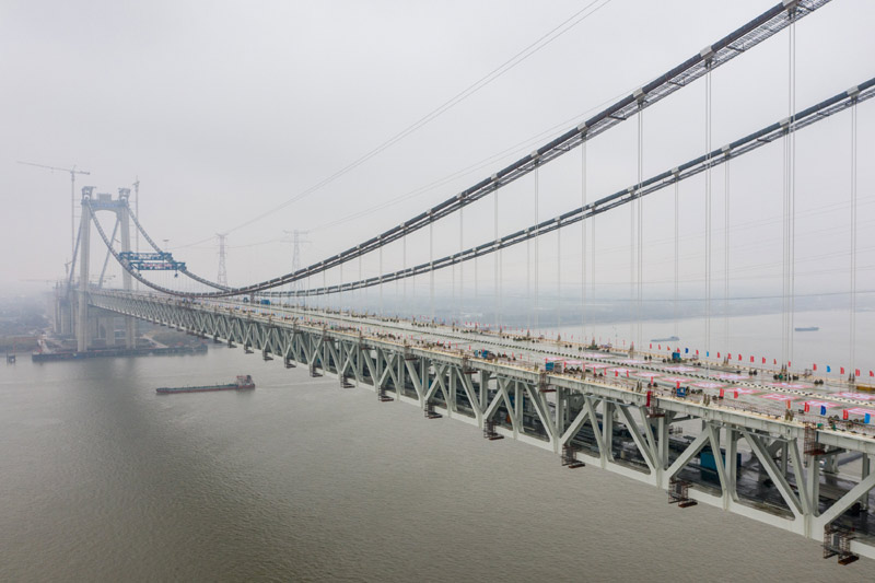 建設中的五峰山長江大橋