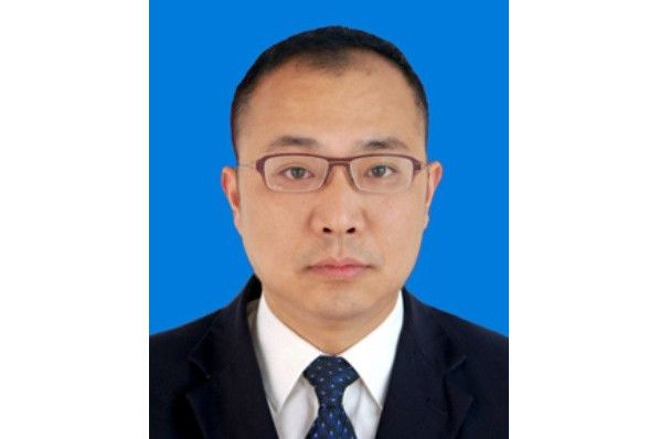 鄭弘(四川省邛崍市人力資源和社會保障局黨組成員、副局長) 鄭弘(四川省邛崍市人力資源和社會保障局黨組成員、副局長)