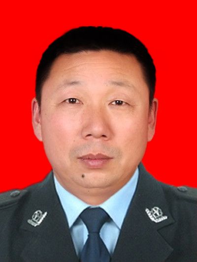 李英豪(中衛市中寧縣公安局舟塔派出所所長) 李英豪(中衛市中寧縣公安局舟塔派出所所長)