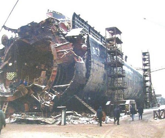 庫爾斯克號殘骸後部