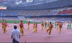 北京奧運會馬拉松比賽前表演打花棍