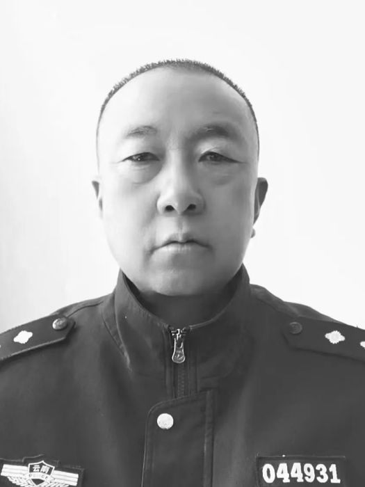 劉龍(雲南省大理州永平縣公安局原二級警長) 劉龍(雲南省大理州永平縣公安局原二級警長)