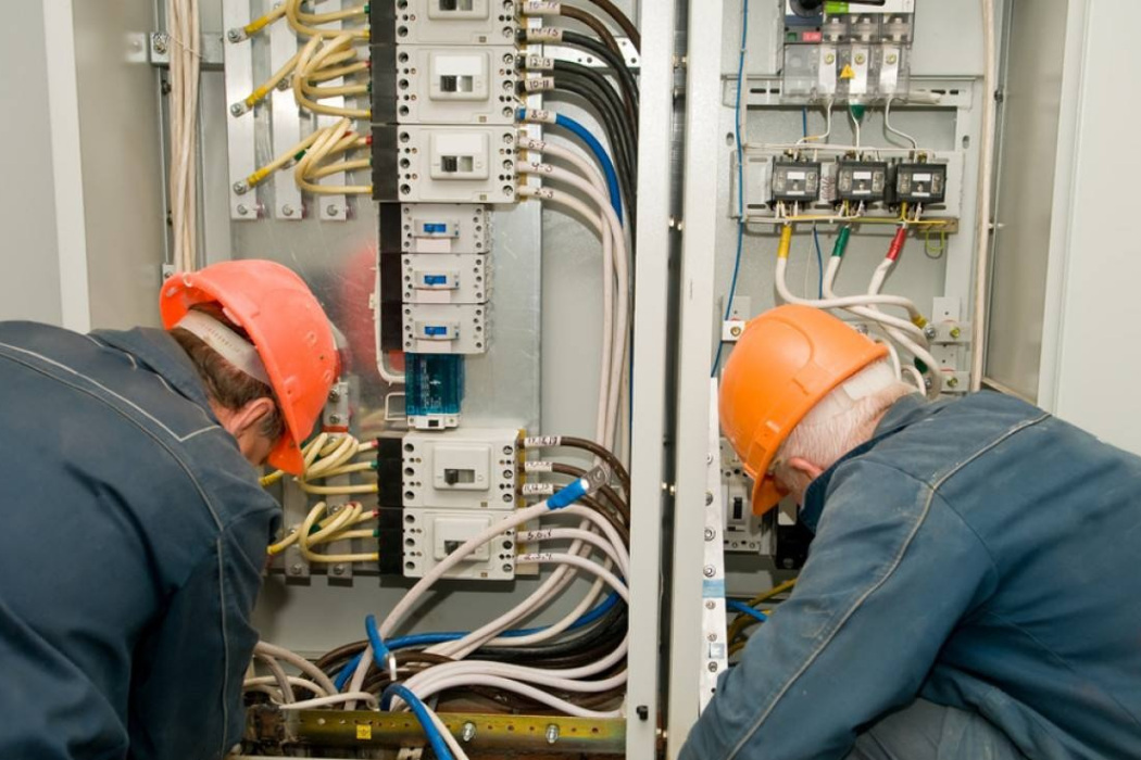 電工間 電工間