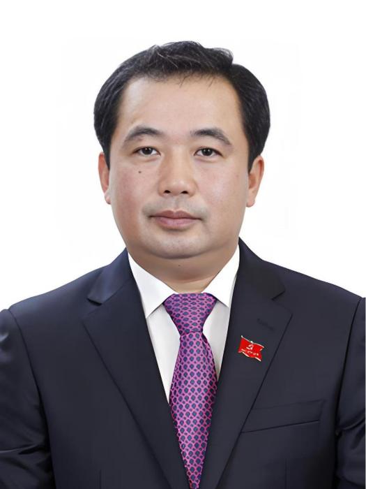 陳德勝(越共中央委員,越南政府監察總署常務副總監察長) 陳德勝(越共中央委員,越南政府監察總署常務副總監察長)