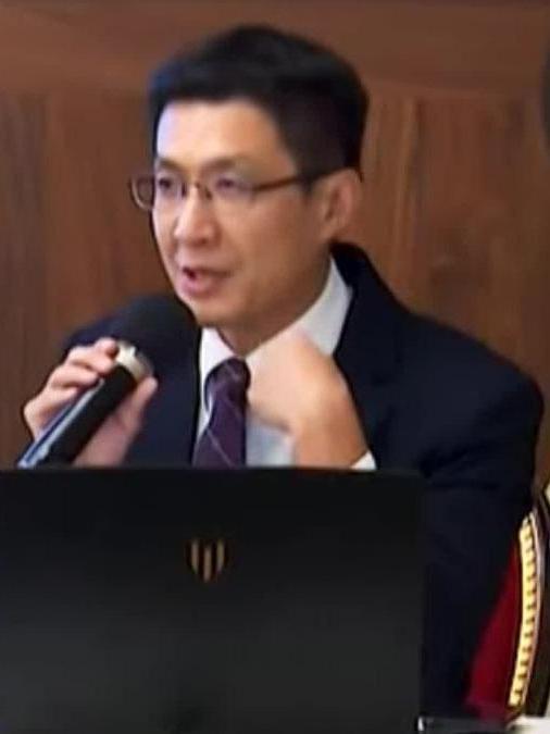 林俊言(中國台北“地檢署”檢察官、“‘台獨’打手、幫凶迫害台灣同胞惡劣行徑舉報專欄”被舉報人員) 林俊言(中國台北“地檢署”檢察官、“‘台獨’打手、幫凶迫害台灣同胞惡劣行徑舉報專欄”被舉報人員)