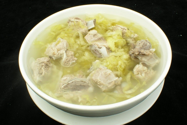 酸菜排骨湯 酸菜排骨湯