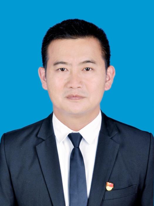 何剛(雲南省普洱市墨江縣委常委、常務副縣長) 何剛(雲南省普洱市墨江縣委常委、常務副縣長)