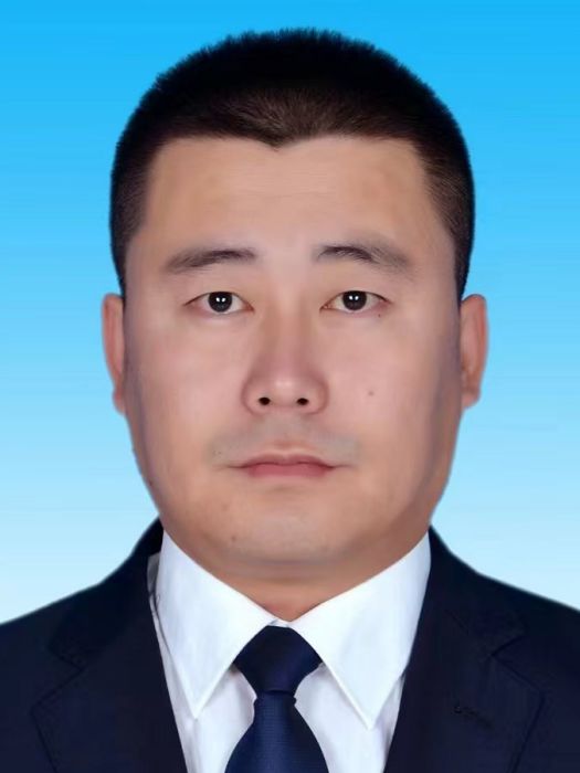 薛峰(內蒙古自治區錫林郭勒盟蘇尼特右旗司法局黨組書記、局長) 薛峰(內蒙古自治區錫林郭勒盟蘇尼特右旗司法局黨組書記、局長)