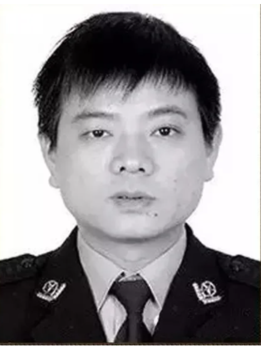 朱曉龍(湖南省株洲市攸縣公安局交警大隊原警員) 朱曉龍(湖南省株洲市攸縣公安局交警大隊原警員)