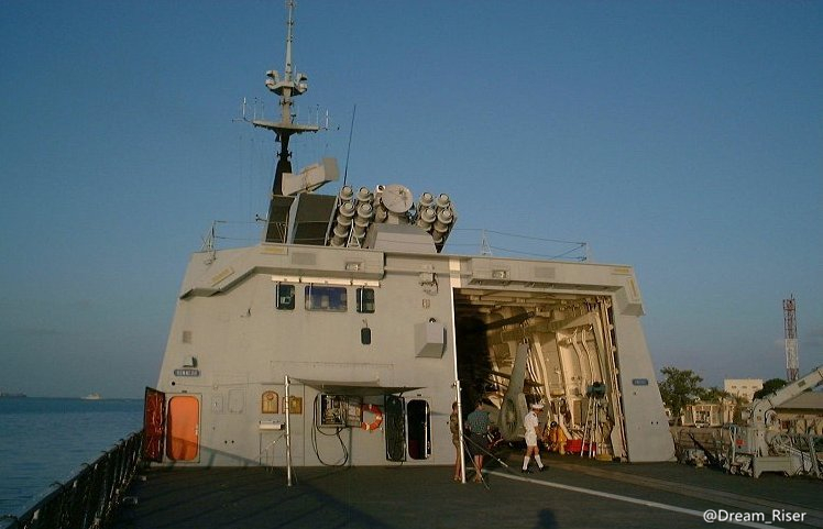 敘爾庫夫號機庫和直升機甲板