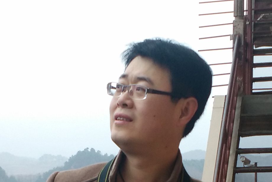 張權(中國黑龍江籍畫家) 張權(中國黑龍江籍畫家)