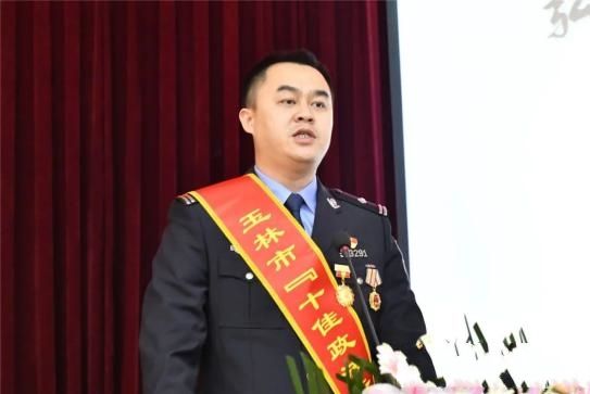 黃濤(玉林市公安局西就派出所所長) 黃濤(玉林市公安局西就派出所所長)