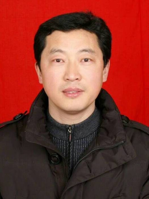 許峰(湖北省十堰市鄖陽區司法局黨組副書記、副局長) 許峰(湖北省十堰市鄖陽區司法局黨組副書記、副局長)