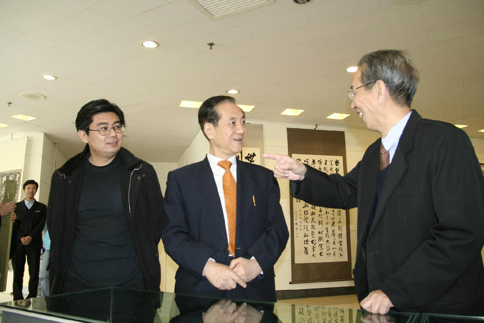 時任全國人大副委員長韓啟德參觀楊辛書法展